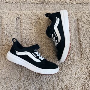 Vans Kids Black/True White Low-Top Sneakers - Ultrarange 66V - Kids 1.5